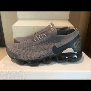 New in Box Sz. 7, 8 Women’s Nike Vapormax Flyknit